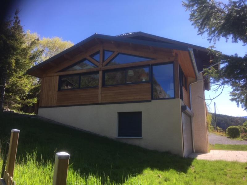 Installation de fenêtre dans un chalet à la FRACHE 