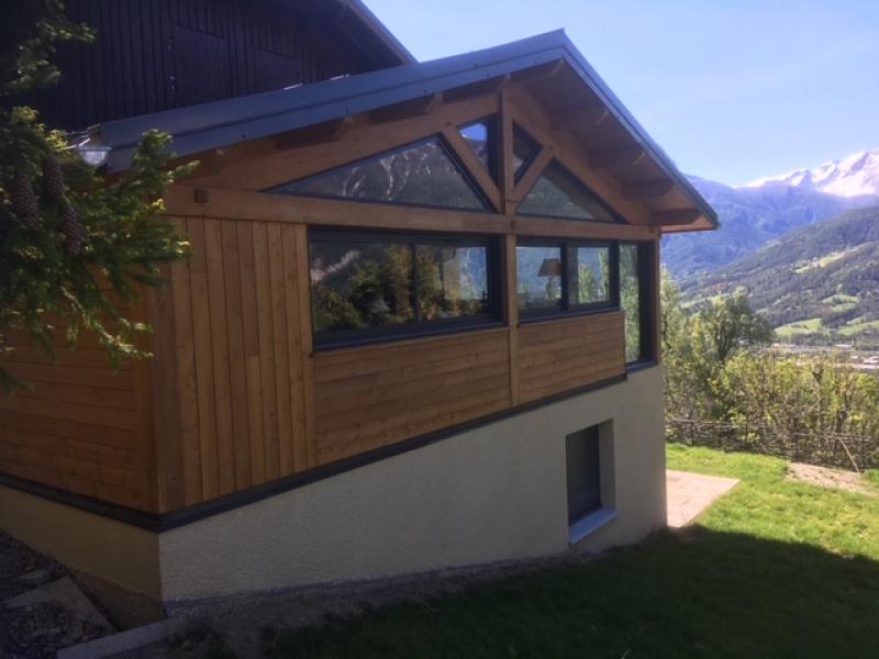 Installation de fenêtre dans un chalet à la FRACHE 