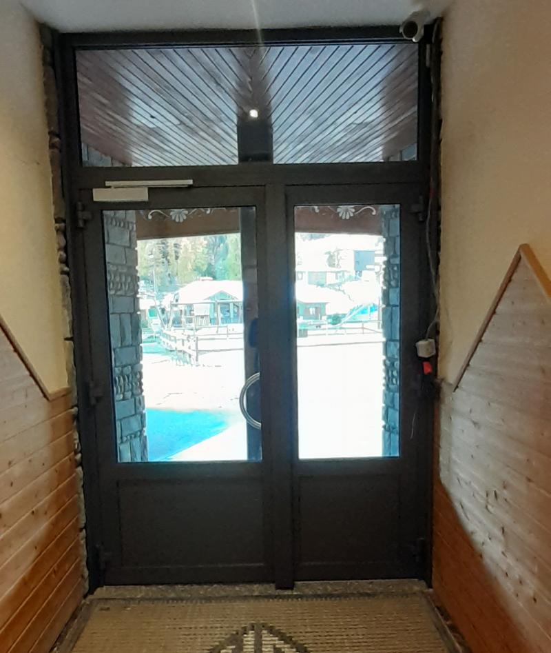 Porte d'entrée vitrée