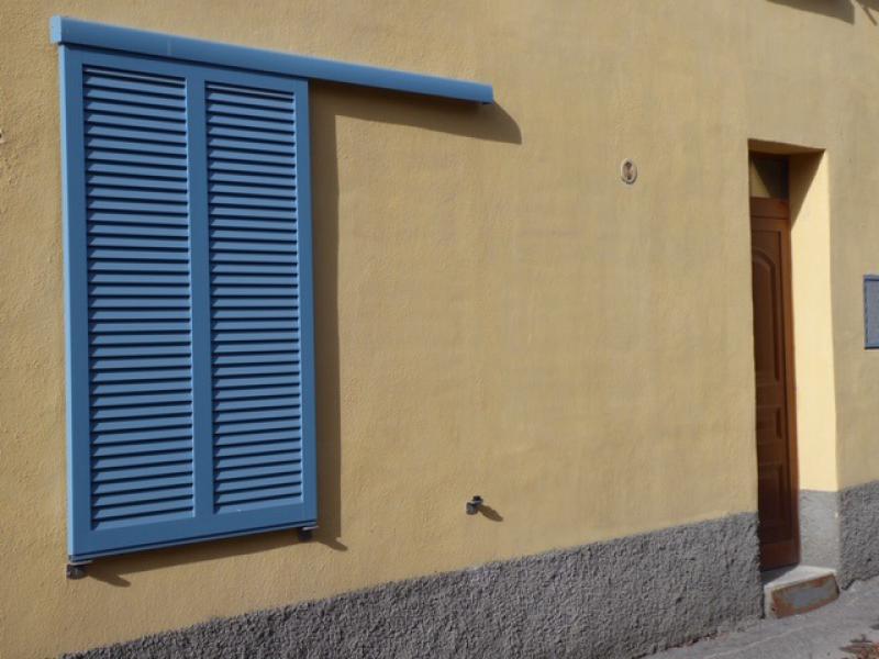 Porte de garage, volet battant et coulissant en Alu Bleu !